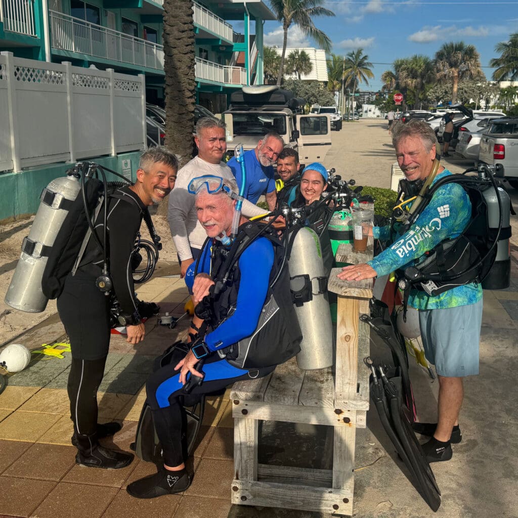 Group picture before Lauderdale by the Sea Dive
