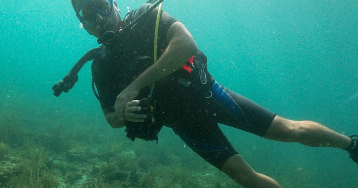 Out Scuba member drift diving